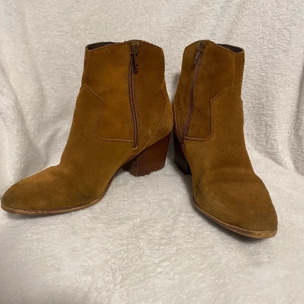 Elegant Brown Suede Heeled Boots